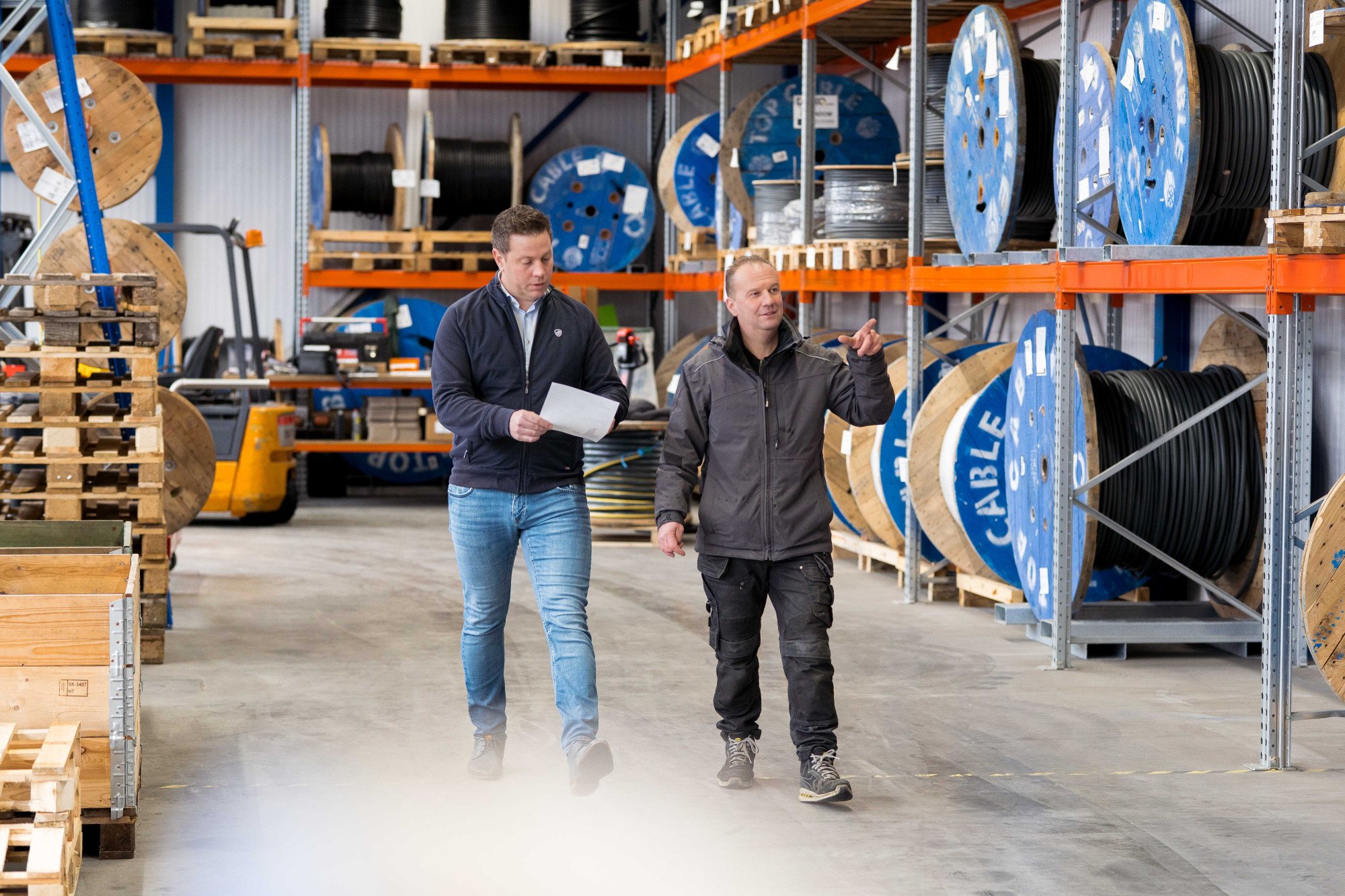 <p><strong>Al 15 jaar</strong><br>dé keuze in kabels</p>